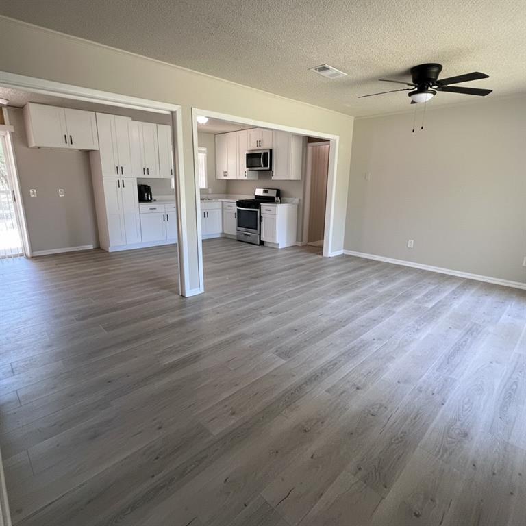 403 Montgomery Street Property Photo 3
