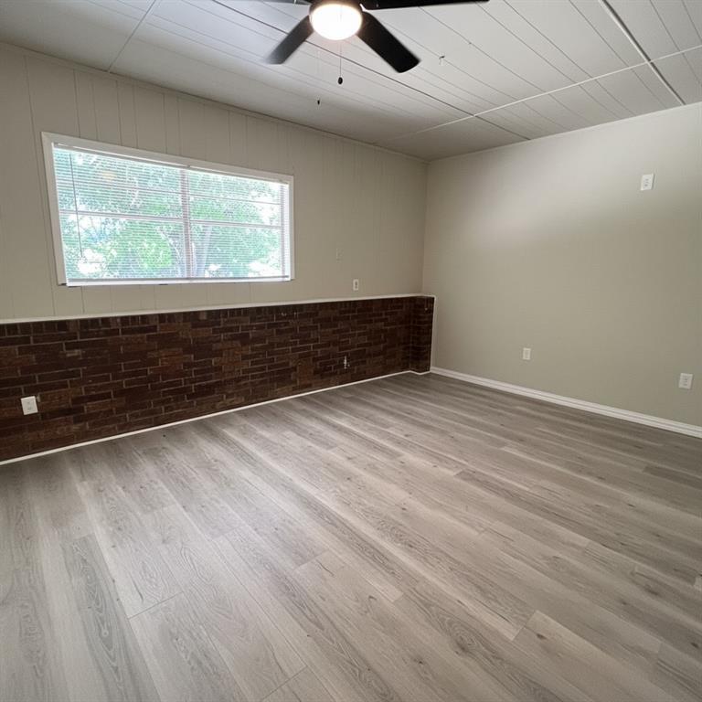 403 Montgomery Street Property Photo 10