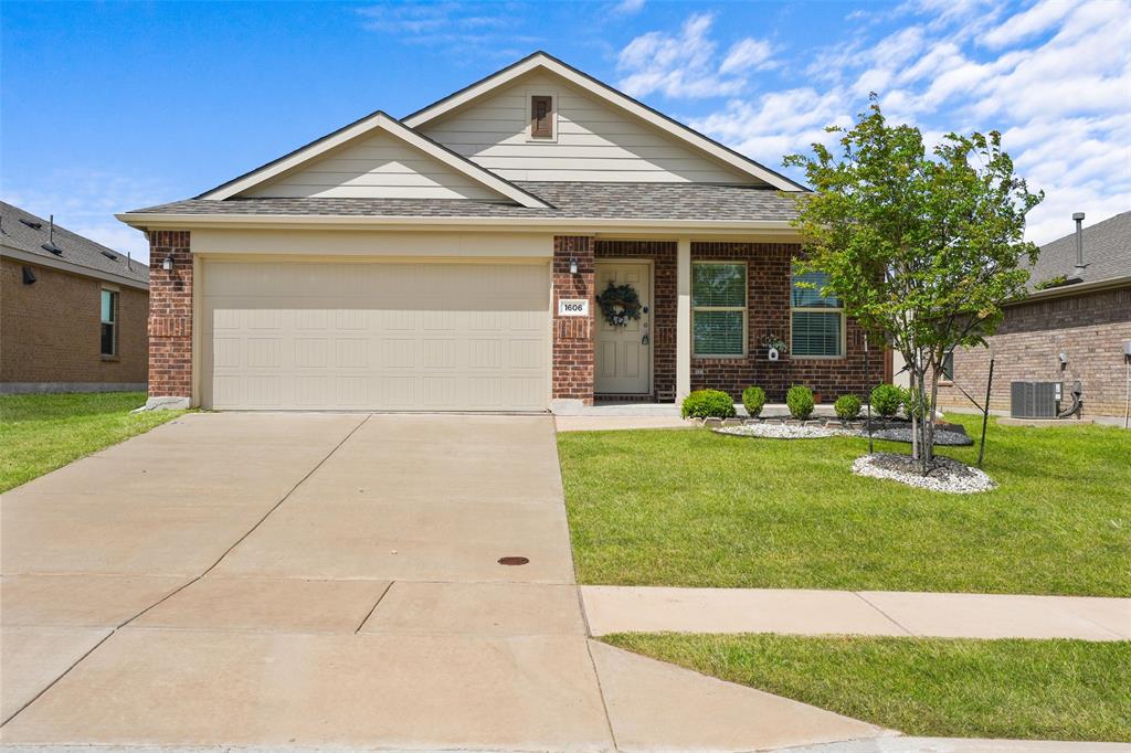 1606 Deerchase Drive Property Photo 1