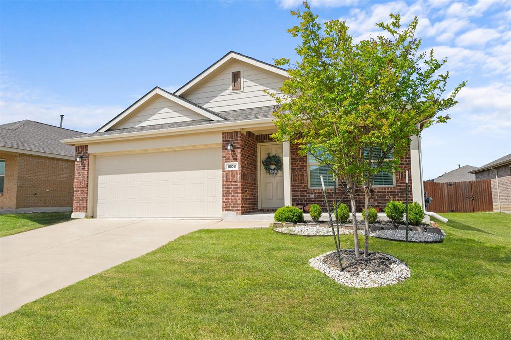 1606 Deerchase Drive Property Photo 3