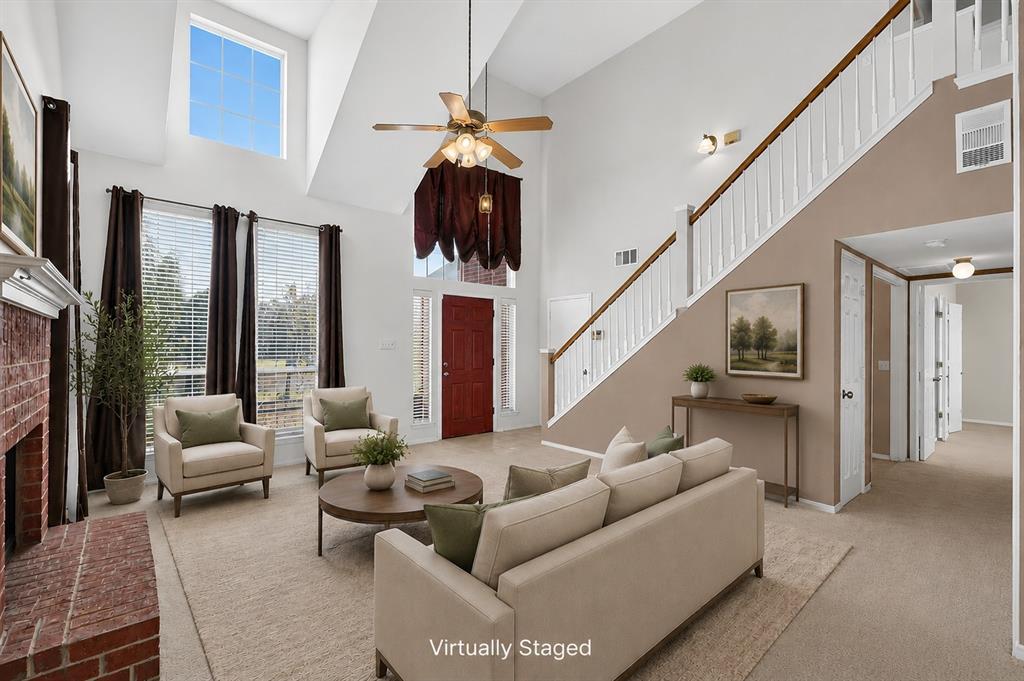 504 Hampton Court Property Photo 2