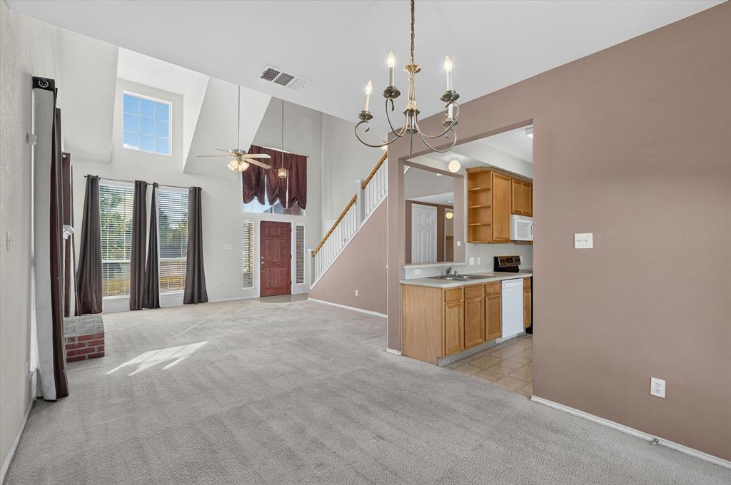 504 Hampton Court Property Photo 5