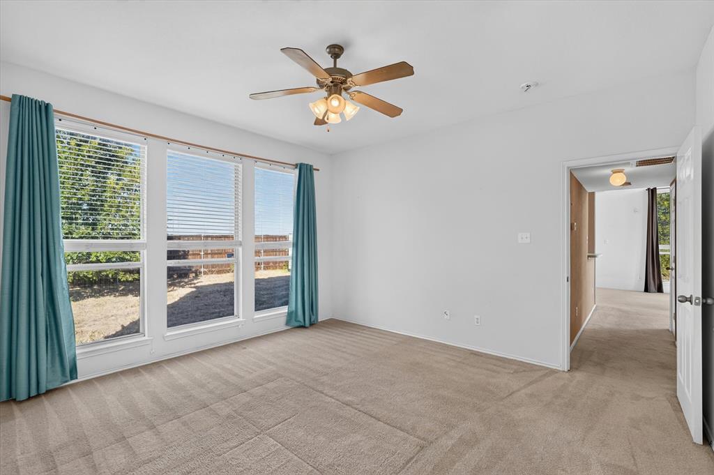 504 Hampton Court Property Photo 15