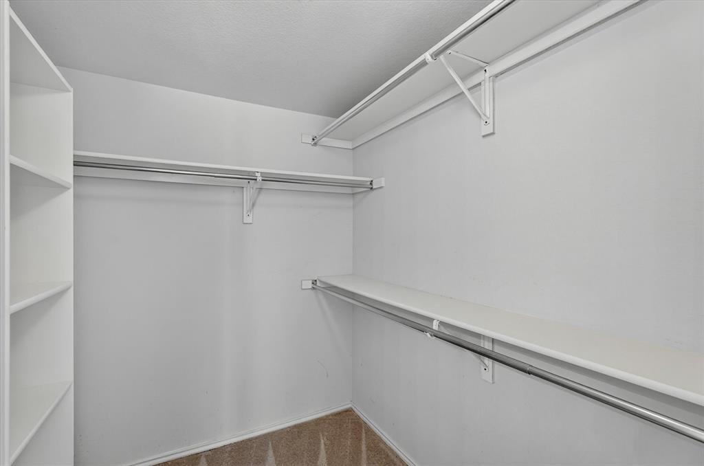 504 Hampton Court Property Photo 19