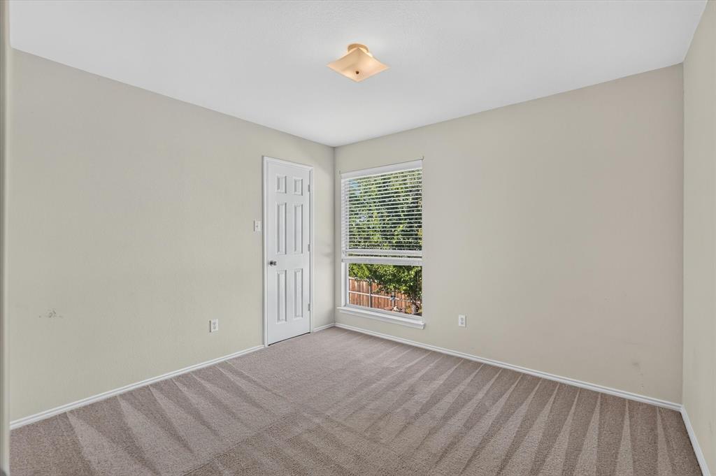 504 Hampton Court Property Photo 25