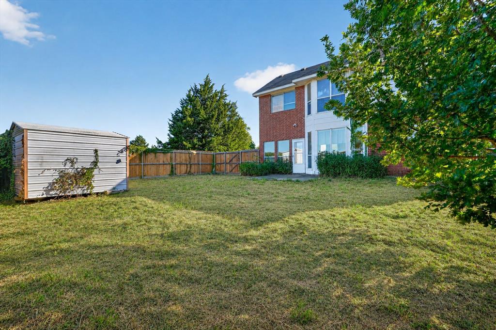 504 Hampton Court Property Photo 28