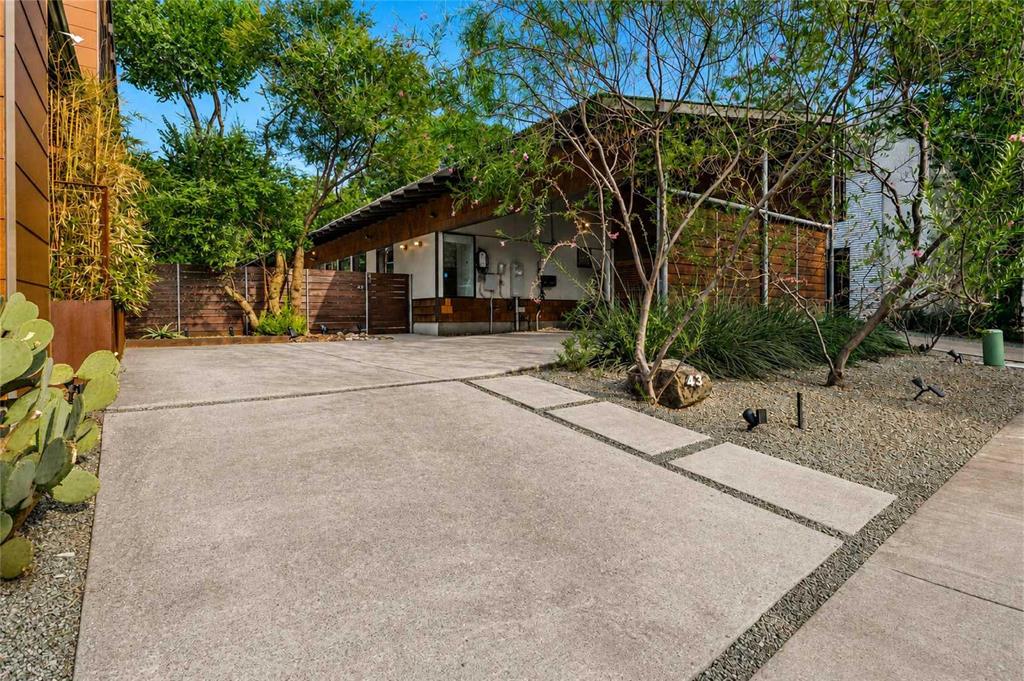 43 Vanguard Way Property Photo 1