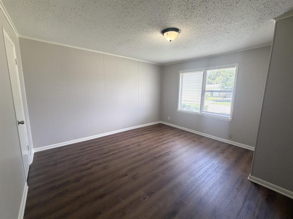 900 E 6th Avenue 2 Property Photo 8