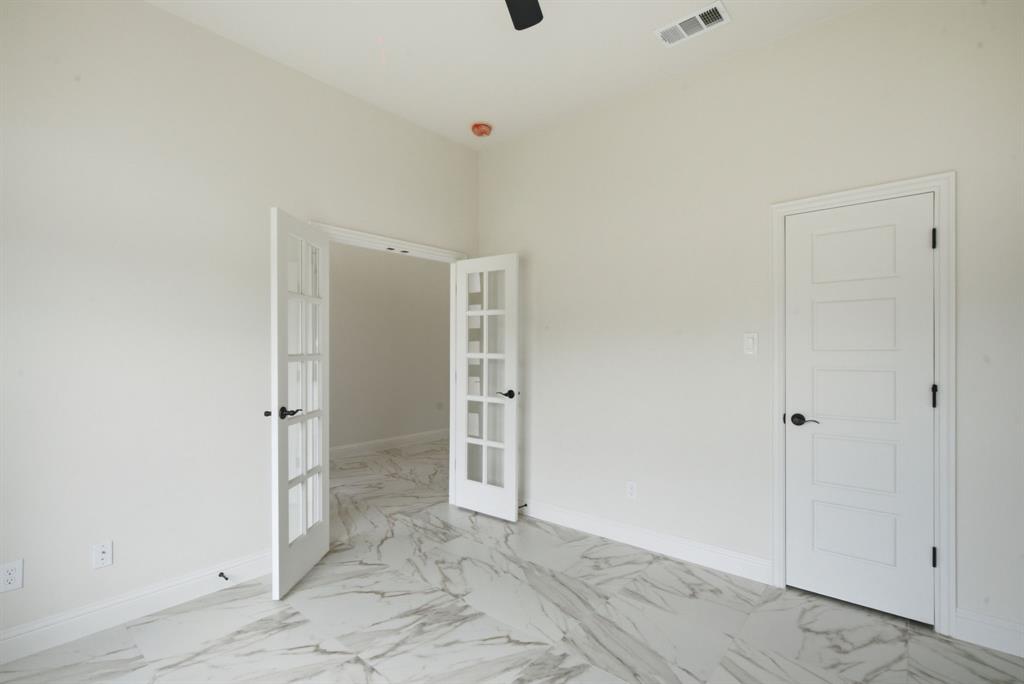 676 Jennings Lane Property Photo 10