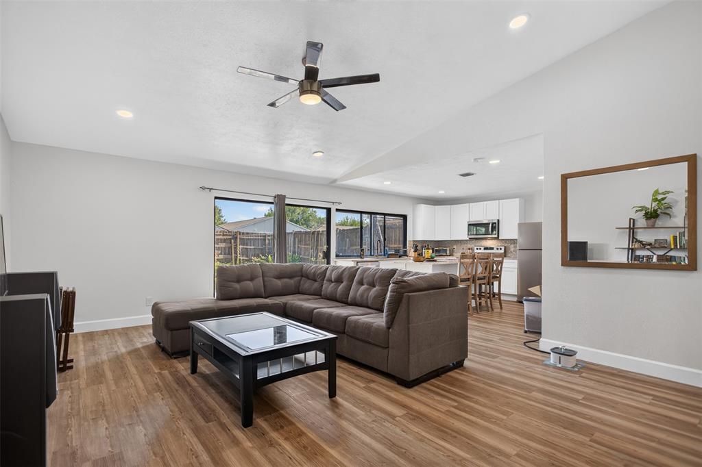 9009 Willowbrook Drive Property Photo 3