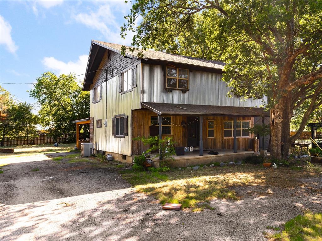 1829 W Lake Shore Drive Property Photo 4