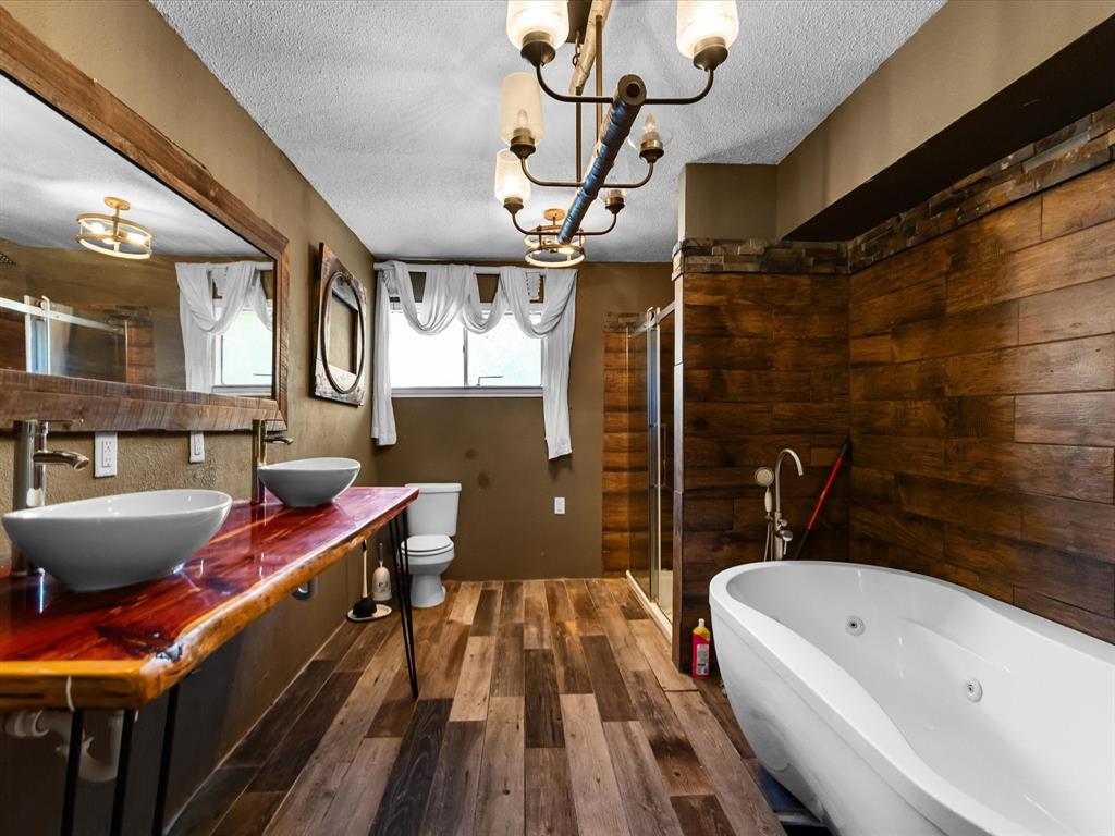 1829 W Lake Shore Drive Property Photo 7