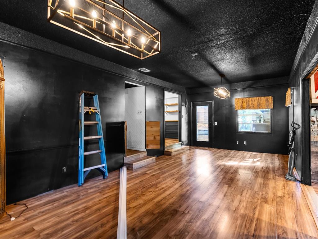 1829 W Lake Shore Drive Property Photo 8