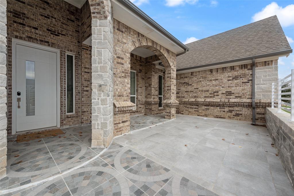 1424 Silent Springs Drive Property Photo 4