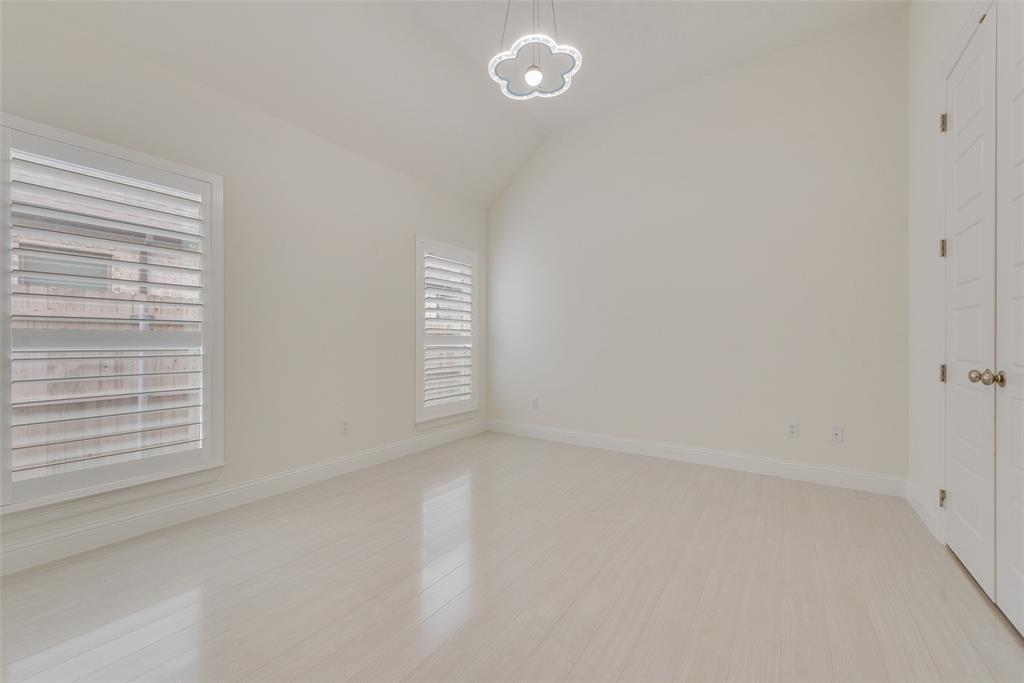 1424 Silent Springs Drive Property Photo 21