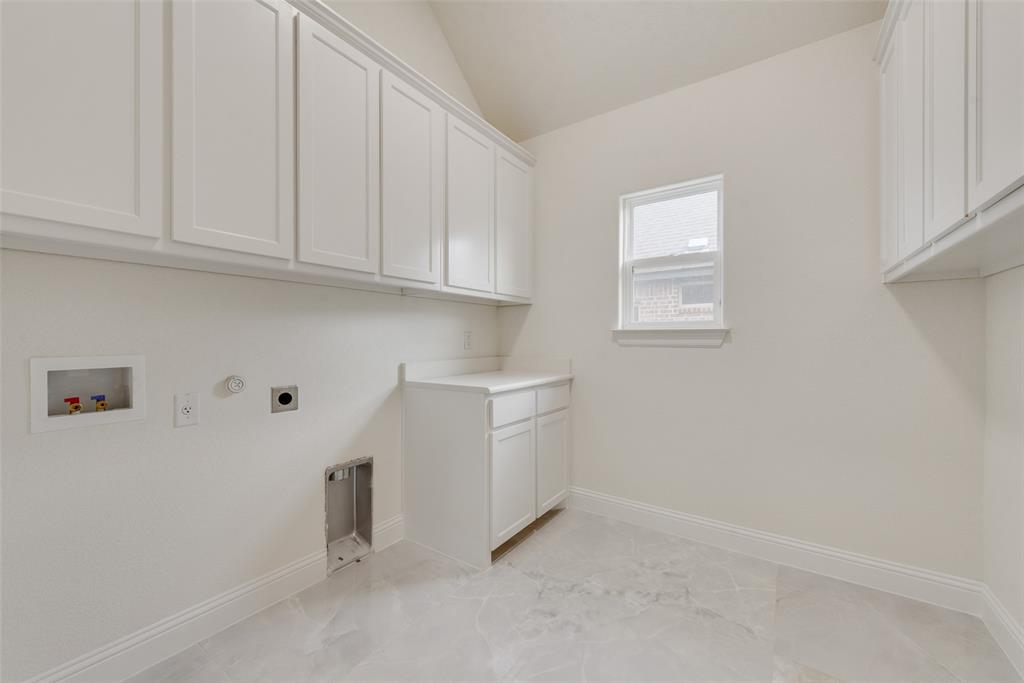1424 Silent Springs Drive Property Photo 26