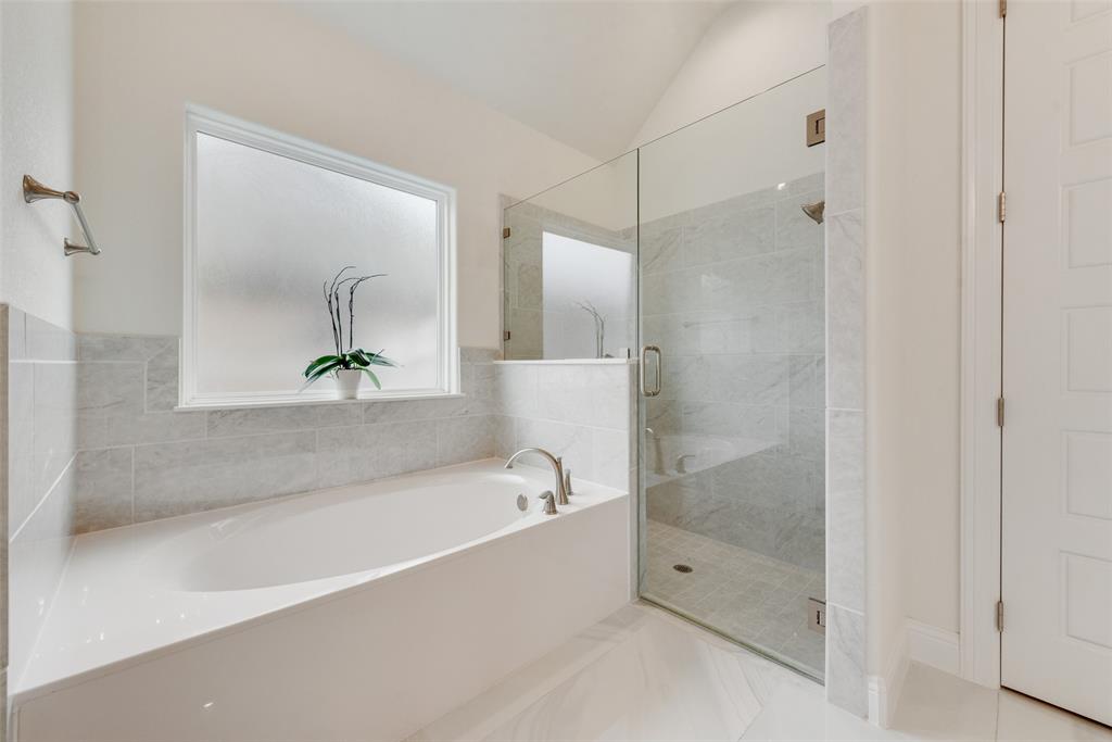 1424 Silent Springs Drive Property Photo 31
