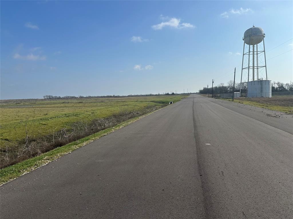 2124 Co Rd 2162 Property Photo 4