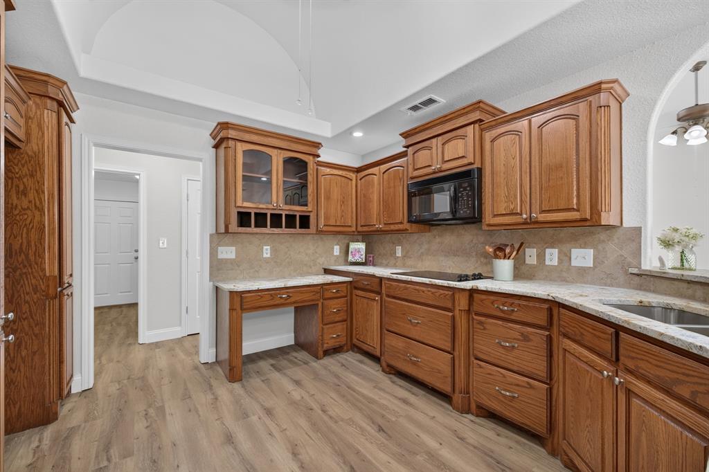 3518 Silver Oaks Drive Property Photo 14