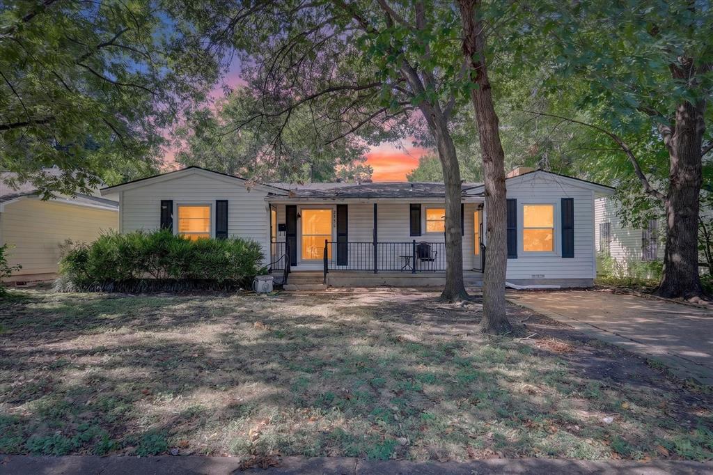 2356 Ballycastle Drive Property Photo 1