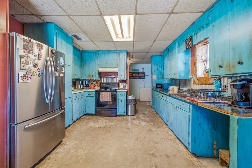 609 E Labadie Avenue Property Photo 8