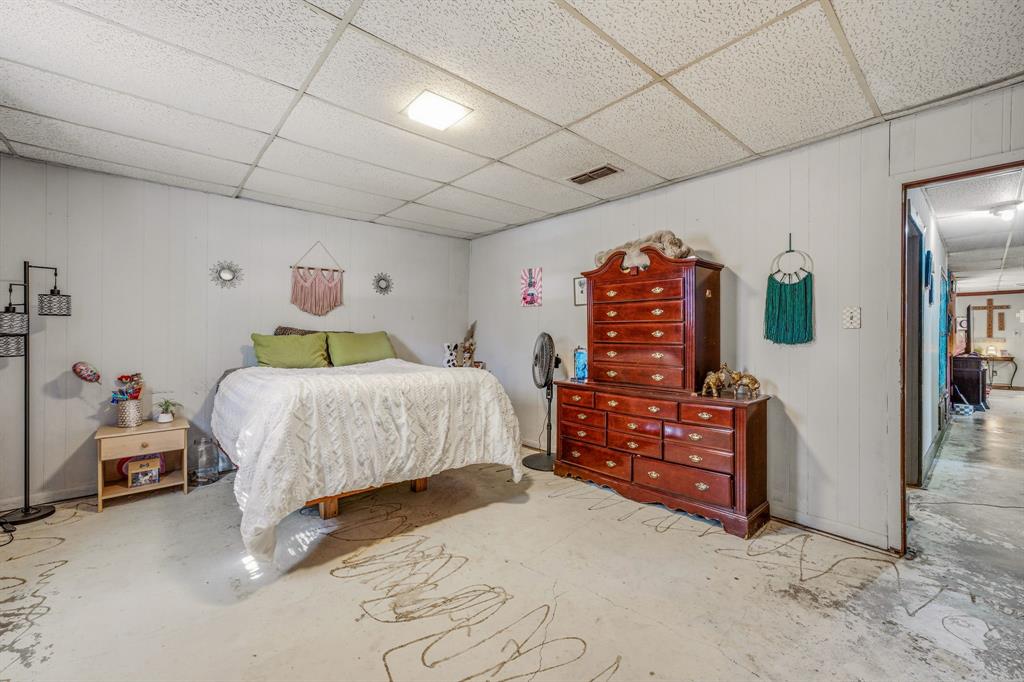 609 E Labadie Avenue Property Photo 17