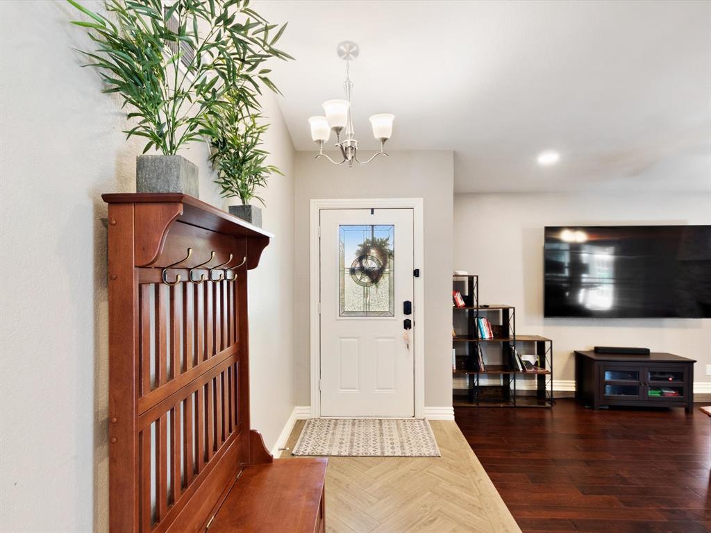 2922 Spring Brook Drive Property Photo 4