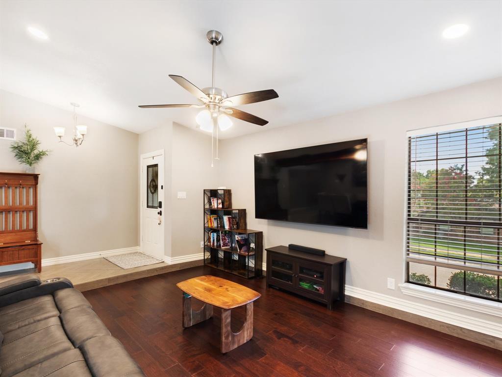 2922 Spring Brook Drive Property Photo 6