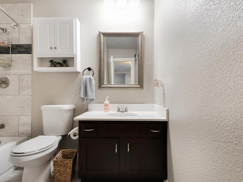 2922 Spring Brook Drive Property Photo 9