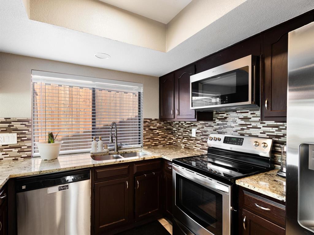 2922 Spring Brook Drive Property Photo 19