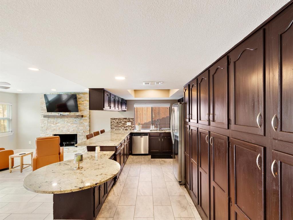 2922 Spring Brook Drive Property Photo 24