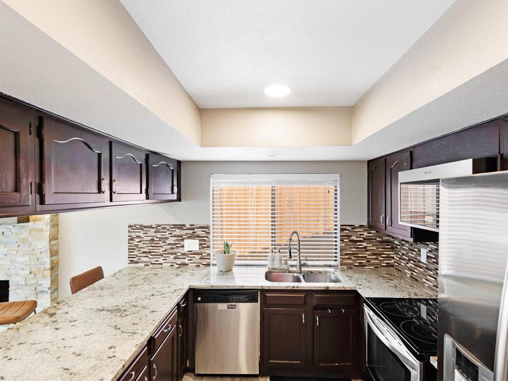 2922 Spring Brook Drive Property Photo 31