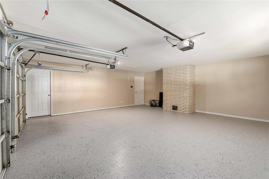 209 S Austin Street Property Photo 25