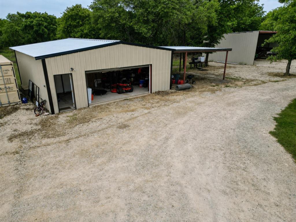 636 Private Road 4691 Property Photo 5