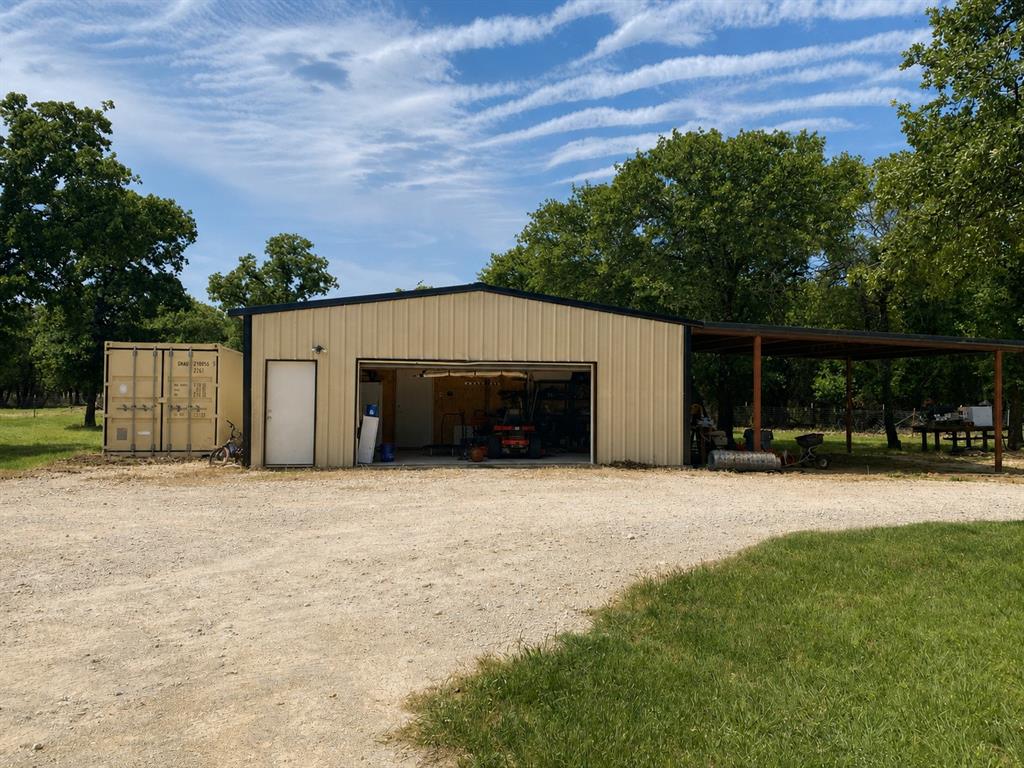 636 Private Road 4691 Property Photo 6