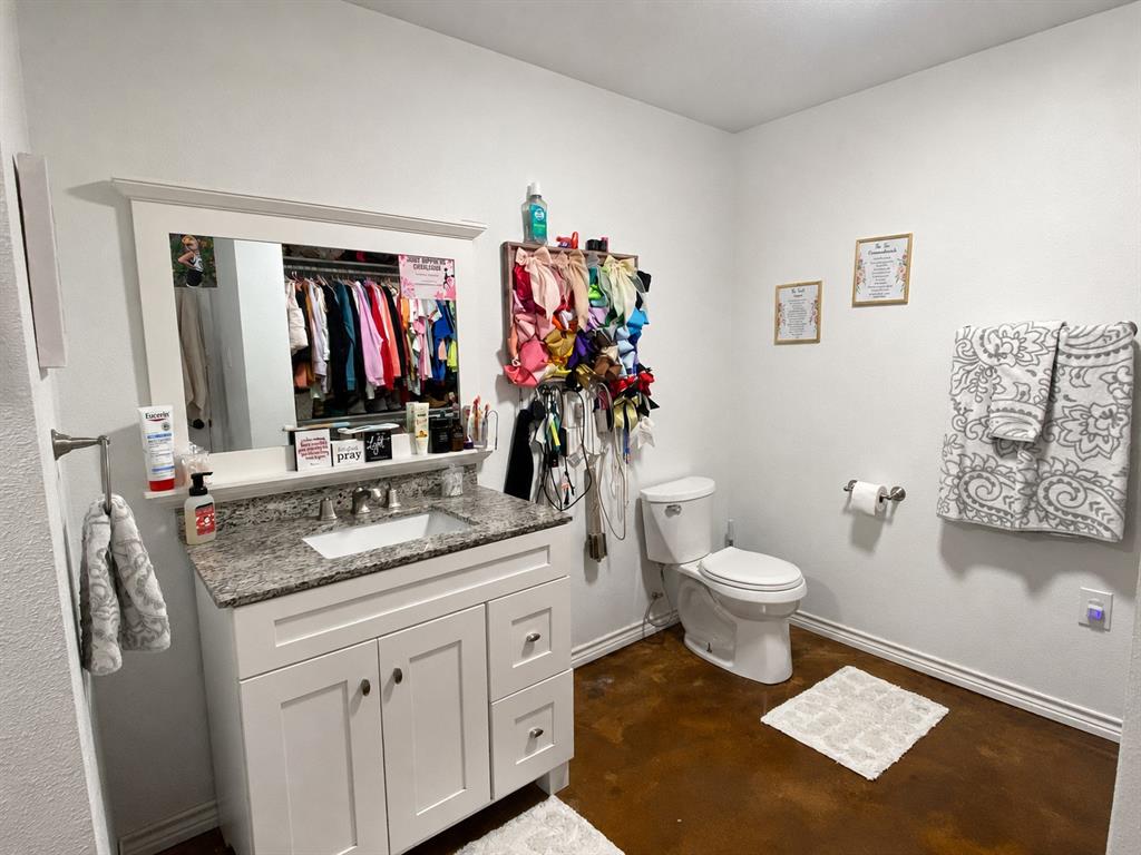 636 Private Road 4691 Property Photo 16