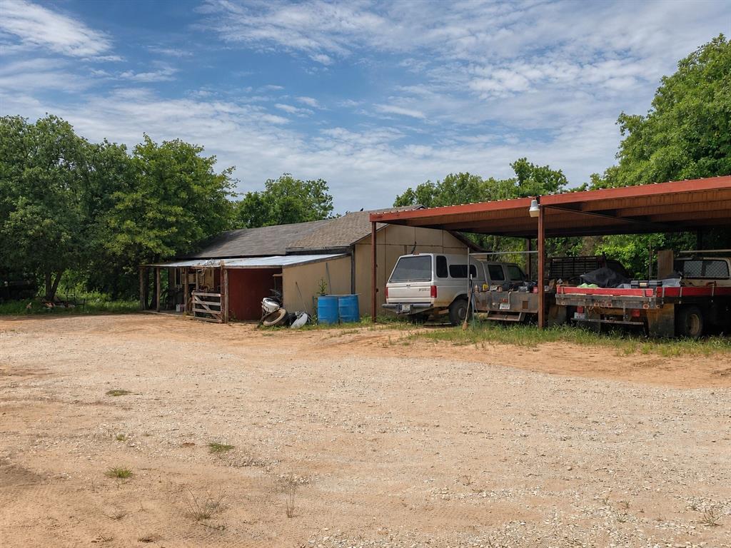 636 Private Road 4691 Property Photo 26