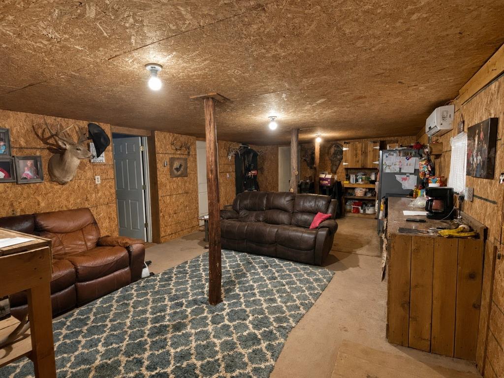 636 Private Road 4691 Property Photo 27