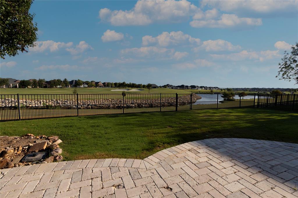 8908 Crestview Property Photo 3