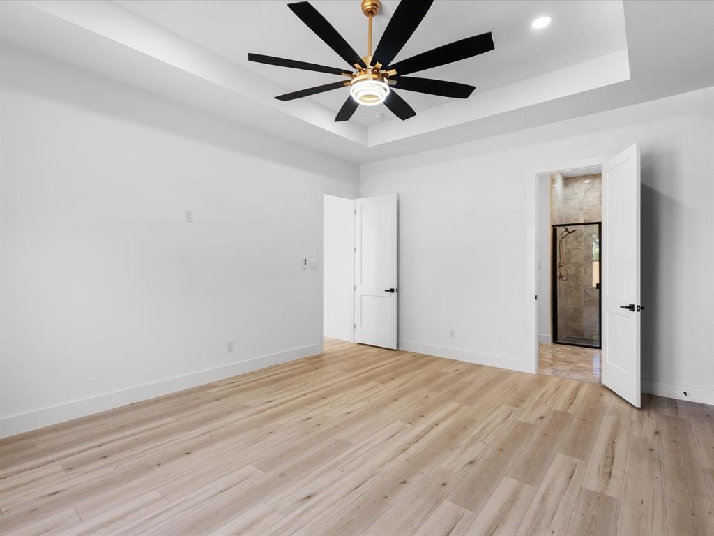 4233 Avenue H Property Photo 12