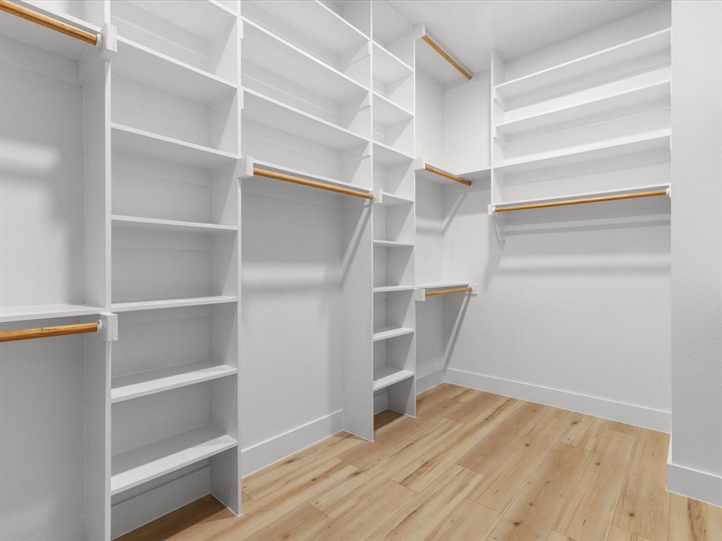 4233 Avenue H Property Photo 13
