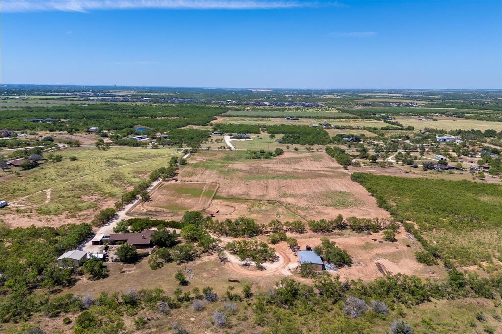 727 Key Lane Property Photo 4