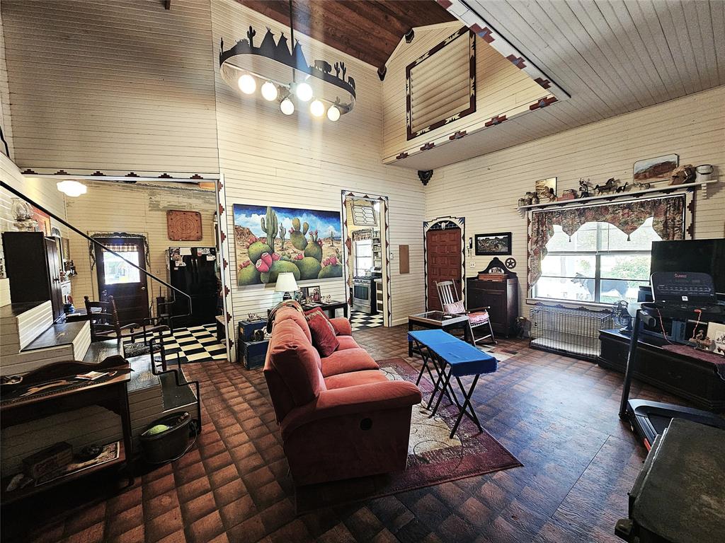 1105 Fm 39 Property Photo 5