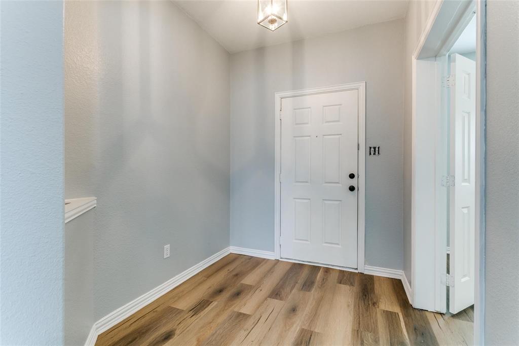 815 Creekside Drive Property Photo 8