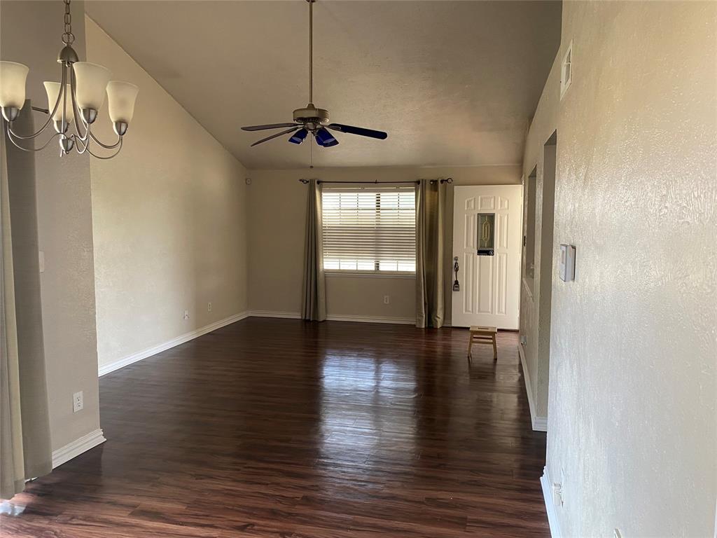 3824 Longmeadow Way Property Photo 8