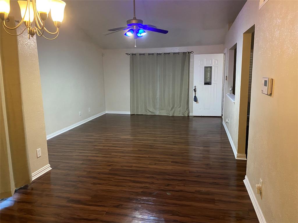 3824 Longmeadow Way Property Photo 9