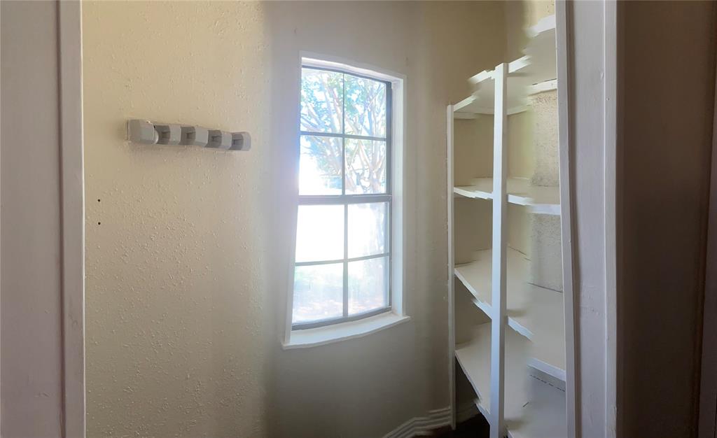 3824 Longmeadow Way Property Photo 11