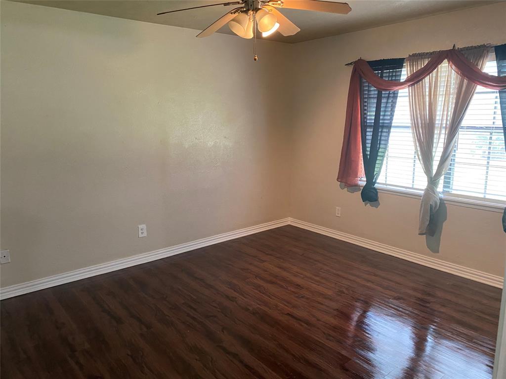 3824 Longmeadow Way Property Photo 18