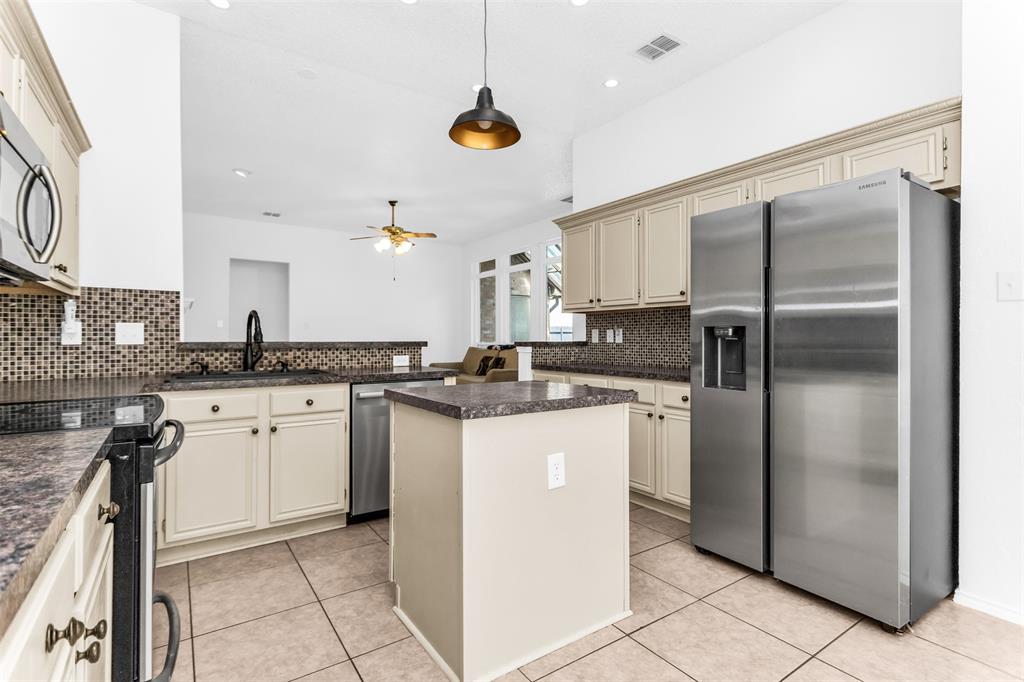 11404 Amber Valley Drive Property Photo 15