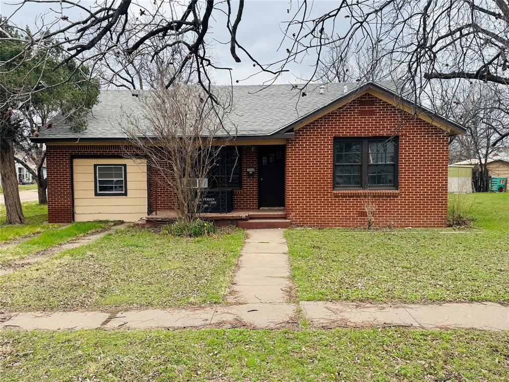 306 N D Avenue Property Photo 1